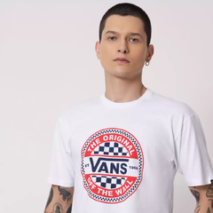 CAMISETA VANS CIRCLE CHECKER SS TEE WHITE | VN0A7S7CWHTCASA - LOJA IZZY
