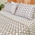 Cubre cama Quilt Cover Cuatro estaciones con Fundas King 270x250 + 2 fundas 70x50 Rombos Beige en internet