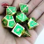 Set de Dados Metálicos - Verde Esmeralda con Bordes Dorados