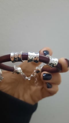 Pulsera de cuero grueso con dona 2 en internet