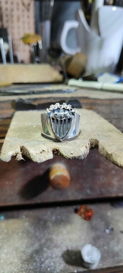 Anillo Escudo en internet