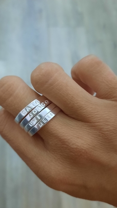 Anillos cinta unidos en internet