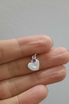 Dije corazón con piedra