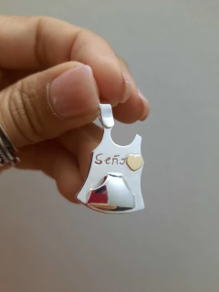 Dije Seño con aplique de oro