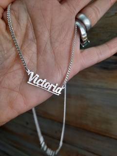 Cadena con nombre calado en internet