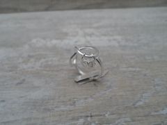 Anillo infinito con chapitas personalizadas en internet
