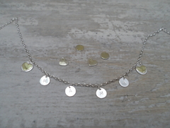 CHOKER CON CHAPITAS PERSONALIZADAS Y CORAZON DE APLIQUE en internet