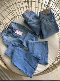 Calça Jeans Flare Clara - loja online
