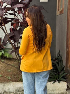 Max blazer amarelo na internet