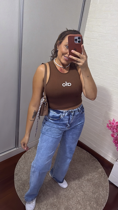 Cropped Alô