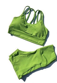 Conjunto Dani Verde Lima Intense Short Bolso na internet