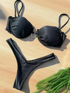 Biquini Maia Preto Glam Asa Delta na internet