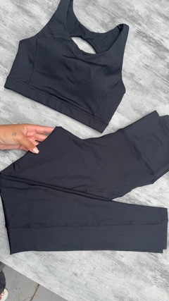 Conjunto Raissa Preto Intense calça na internet