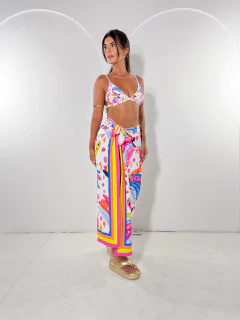 Pareô Banana Branca na internet