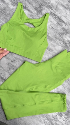 Conjunto Raissa Verde Lima Intense calça na internet