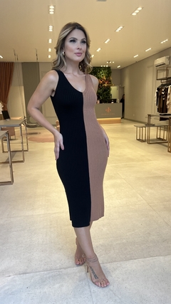 VESTIDO TRICOT DONATELA PRETO E NUDE na internet