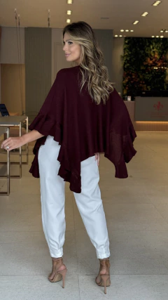 Poncho Tricot Babado Carmen na internet
