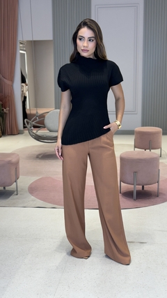 Blusa Tricot Gola Assimétrica na internet