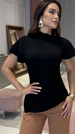Blusa Tricot Gola Assimétrica - loja online