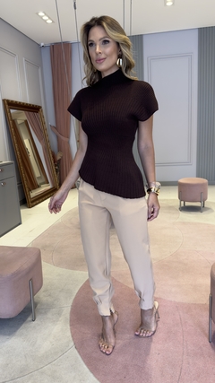 Blusa Tricot Gola Assimétrica Marrom - Flor de Elisa moda