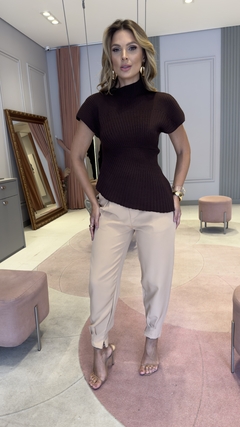 Blusa Tricot Gola Assimétrica Marrom - loja online