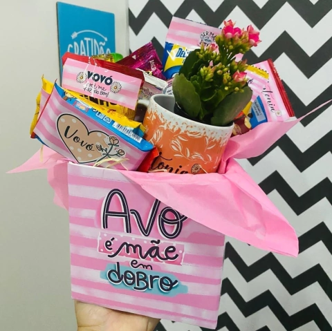 Cesta Bom dia Vó + Caneca