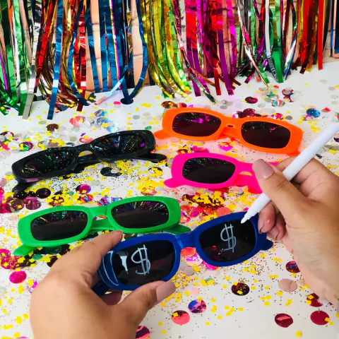 Kit 05 Óculos Retro Colorido + Caneta Giz Branca