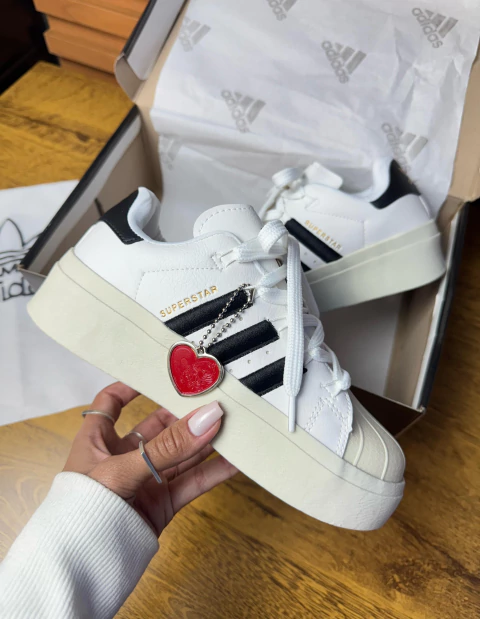Tênis Adidas Superstar - comprar online