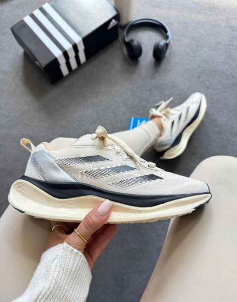 Tênis Esportivo Adizero Boston - comprar online