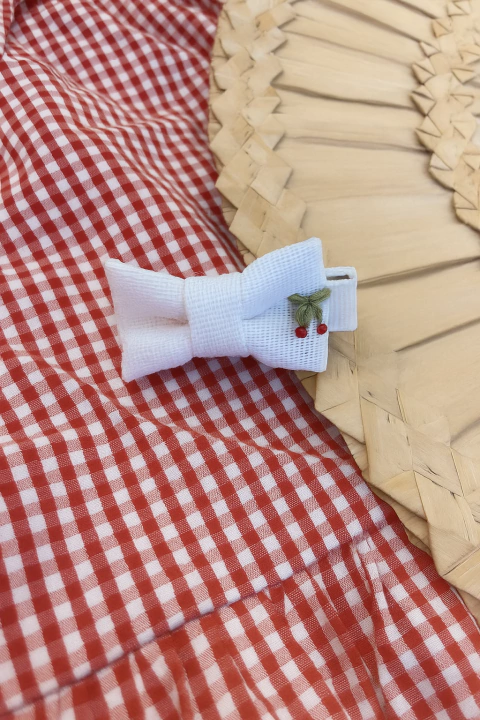 Laço bico de pato em linho - cerejinhas PP