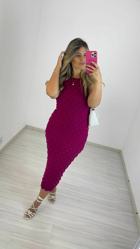 VESTIDO TRICOT ESCAMAS ARIEL FÚSCIA