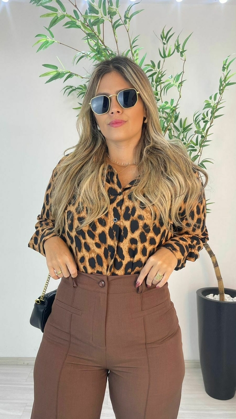 CAMISA ANIMAL PRINT ESCURA - comprar online