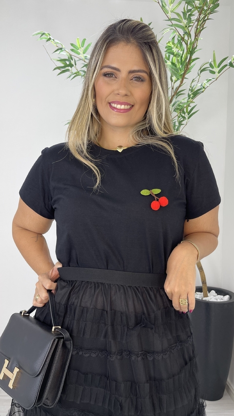 T SHIRT APLICAÇÃO CHERRY PRETO