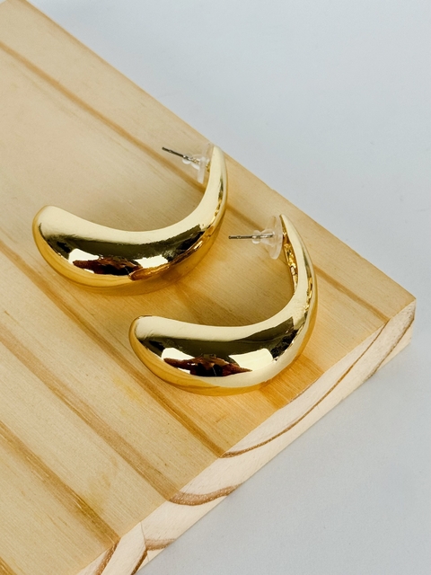 BRINCO MEIA LUA DOURADO