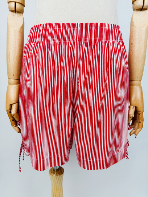 SHORTS LISTRADO - GG