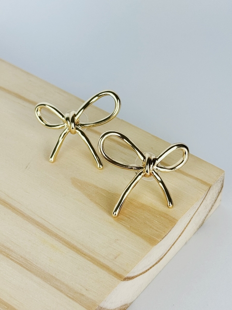 BRINCO LAÇO DOURADO