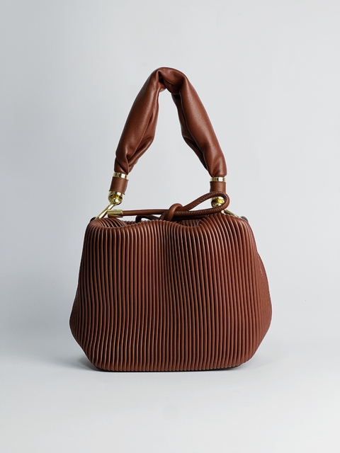 BOLSA MARROM PLISSADA