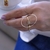 Anel Flor de Liz com Diamantes Ouro 18K - SOU por Juliana Canova | Joias em Ouro 18k