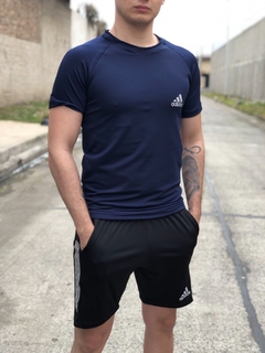 Remera AD azul en internet