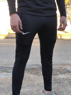 Jogging NK pipa blanca - GREGORIO.IND