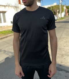 Remera AD negra logo negro SL en internet