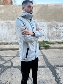 Campera Rompeviento Gris UA - comprar online