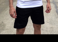 Short NK negro