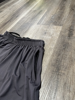 Short UA Gris TN - GREGORIO.IND