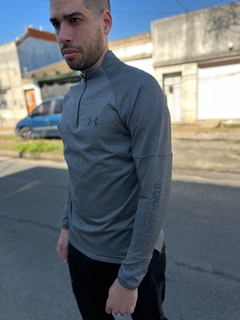 Buzo UA gris