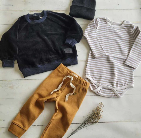 Buzo plush York negro - comprar online