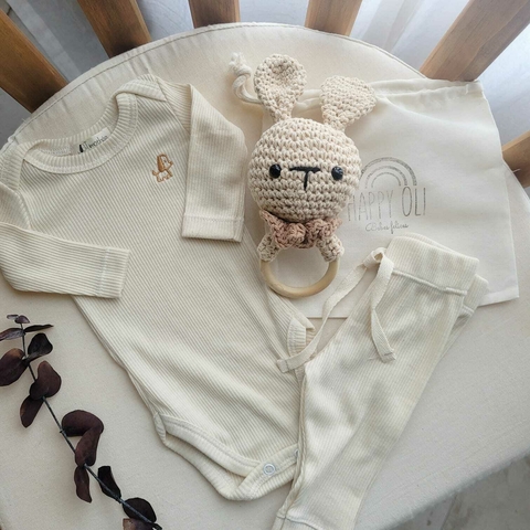 Kit ajuar Zari con sonajero - comprar online