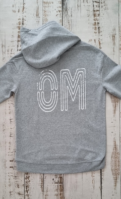 BUZO DESIGUAL "OM " (FRIZA LIVIANA) - comprar online