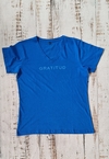Remera escote V GRATITUD