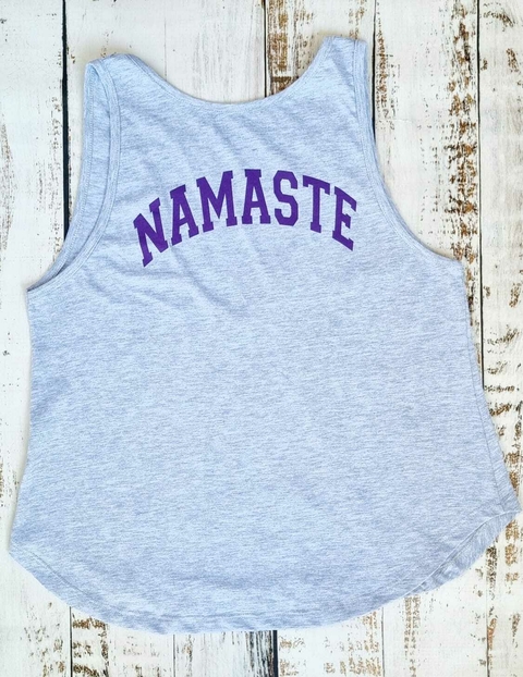 MUSCULOSA ESPALDA V "namaste " (GRIS MELANGE)